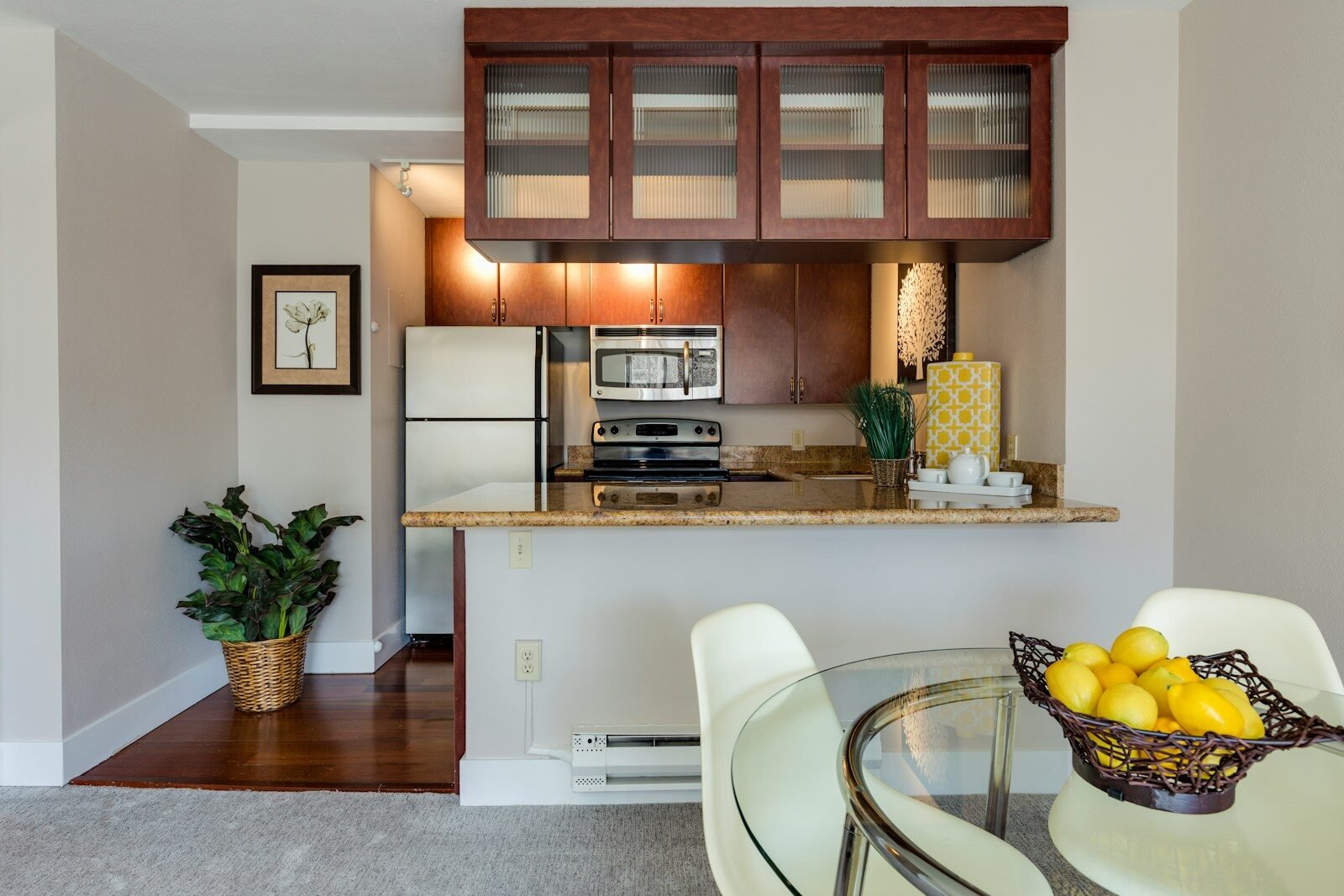 How to Decorate a Small Apartment in Asian Style